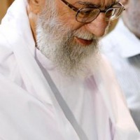 عيادة العلماء والشخصيات للإمام الخامنئي حفظه الله في المستشفى